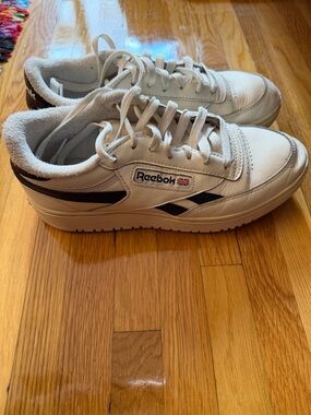 Reebok White Sneakers with Black Side Stripe